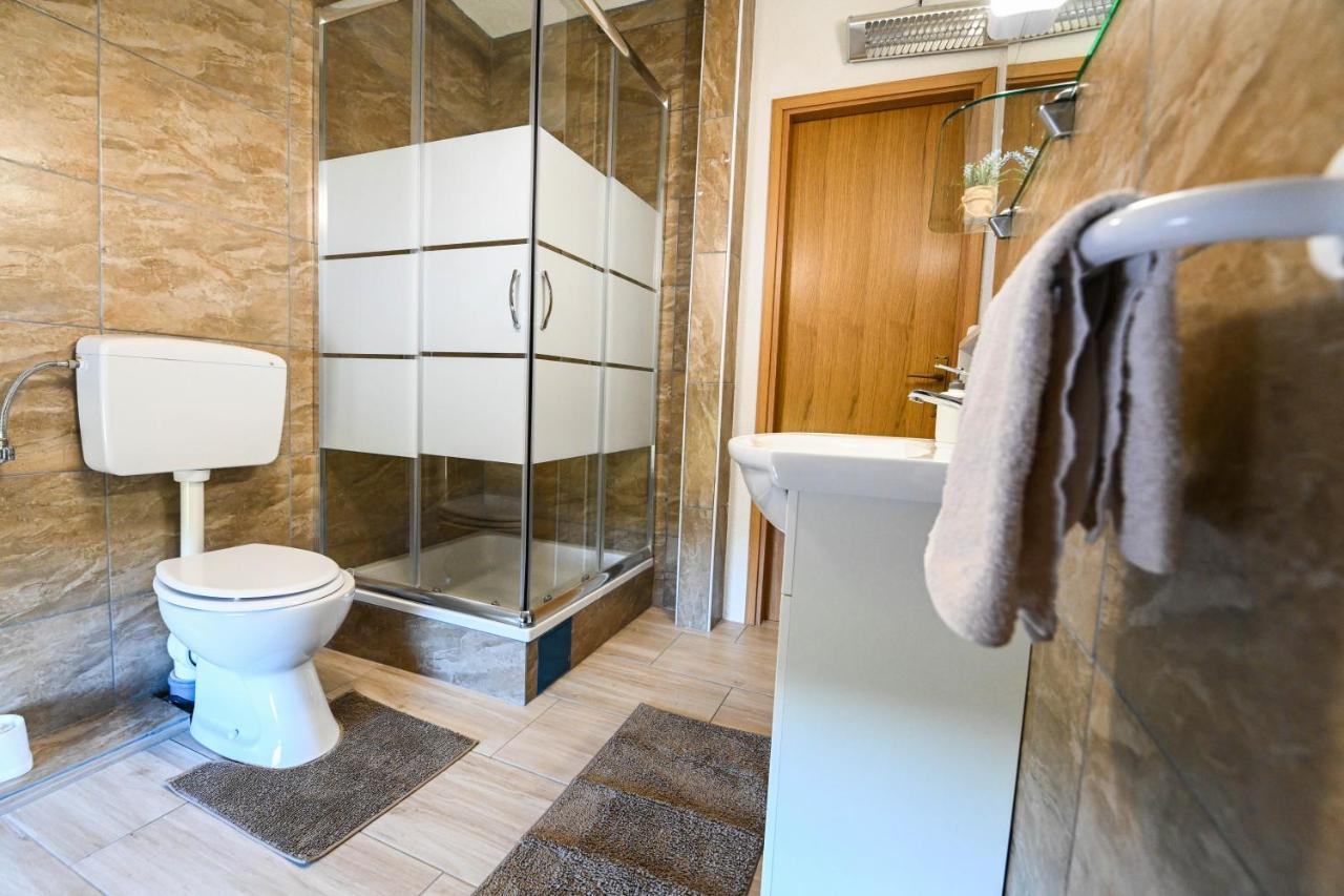 Holiday Home Donji Lepuri Lisicici Екстер'єр фото