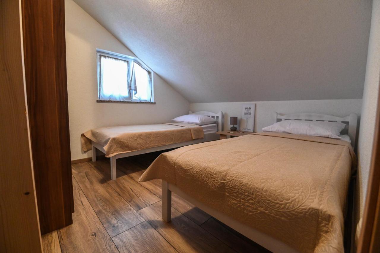 Holiday Home Donji Lepuri Lisicici Екстер'єр фото