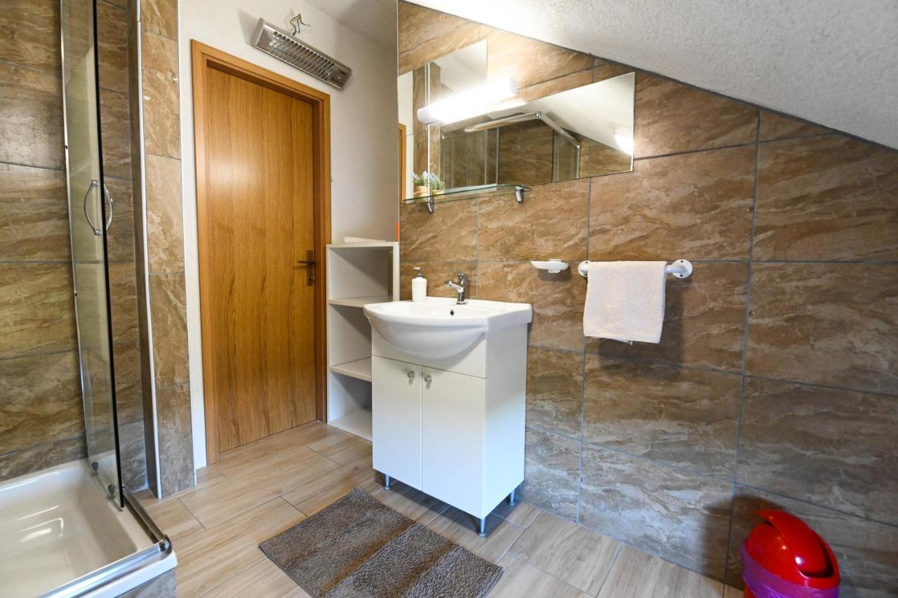 Holiday Home Donji Lepuri Lisicici Екстер'єр фото