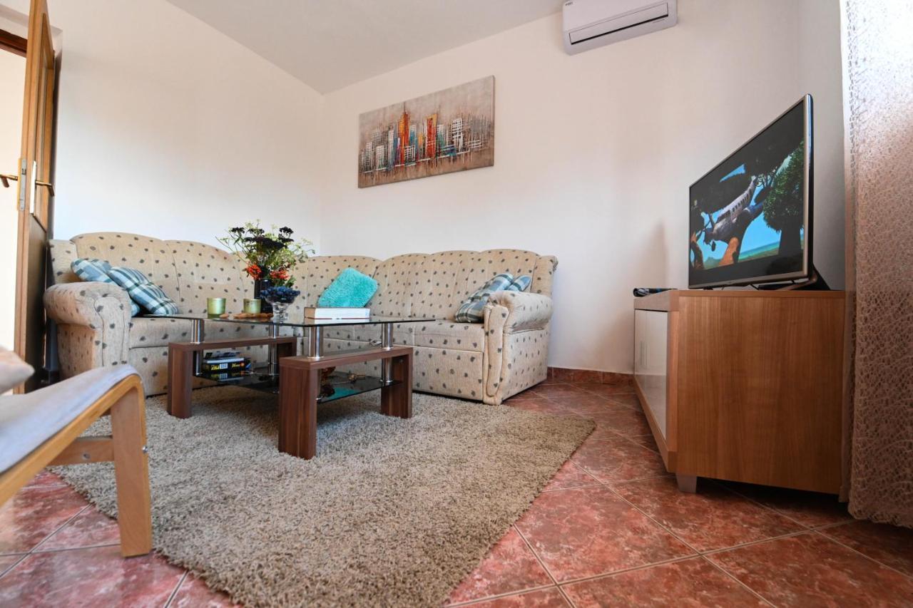 Holiday Home Donji Lepuri Lisicici Екстер'єр фото