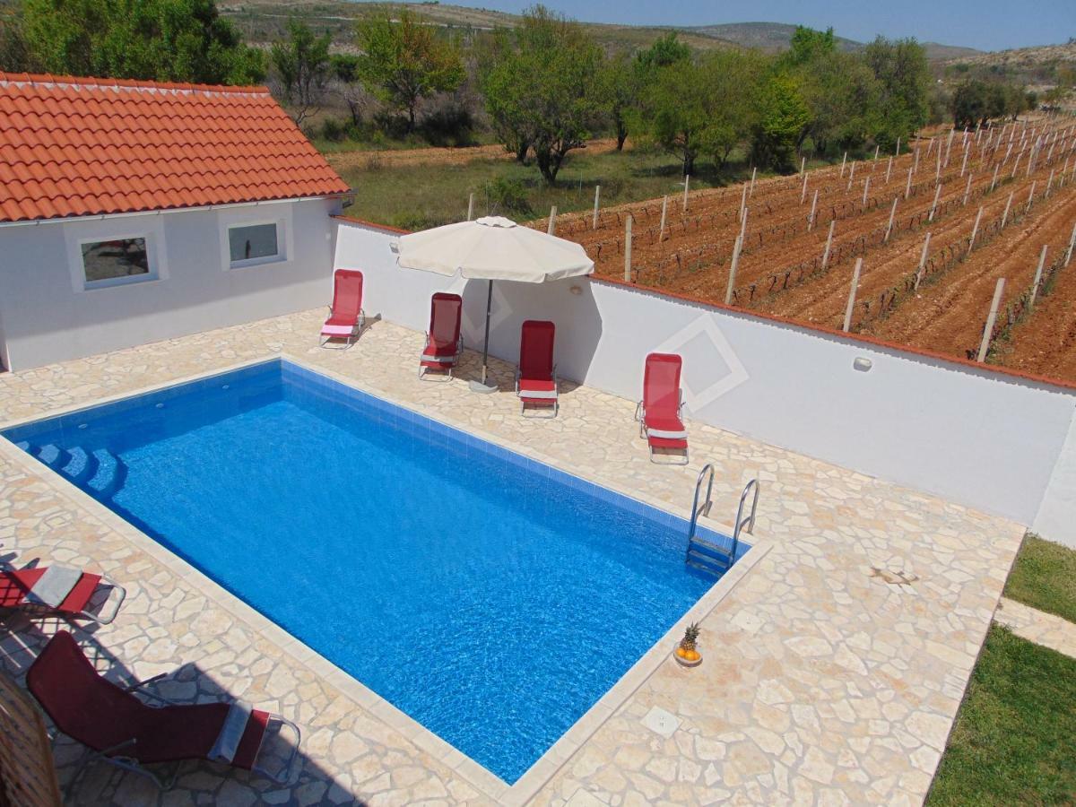Holiday Home Donji Lepuri Lisicici Екстер'єр фото